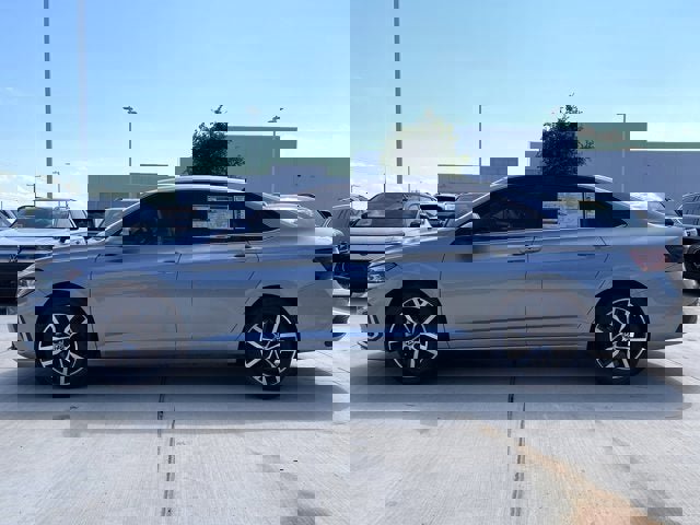 New 2025 Volkswagen Jetta SE image 4