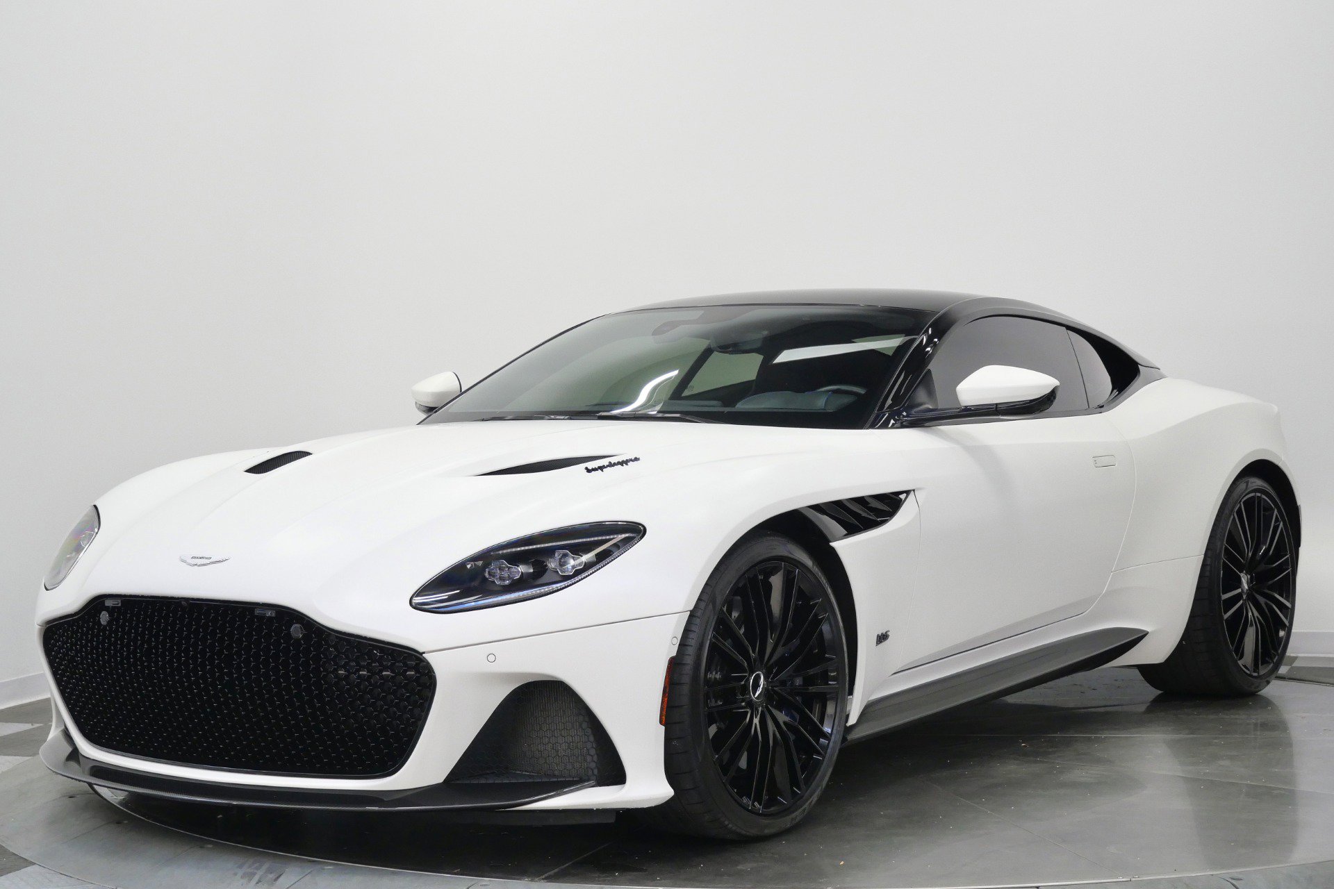 Used 2020 Aston Martin DBS Superleggera RWD image 5