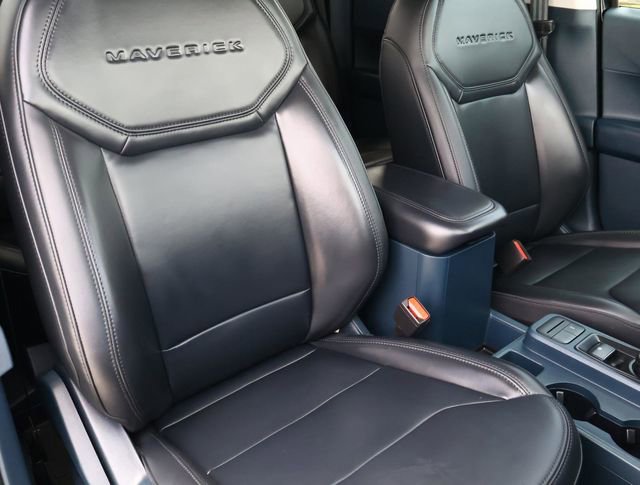 Used 2025 Ford Maverick Lariat w/ Black Appearance Package image 19