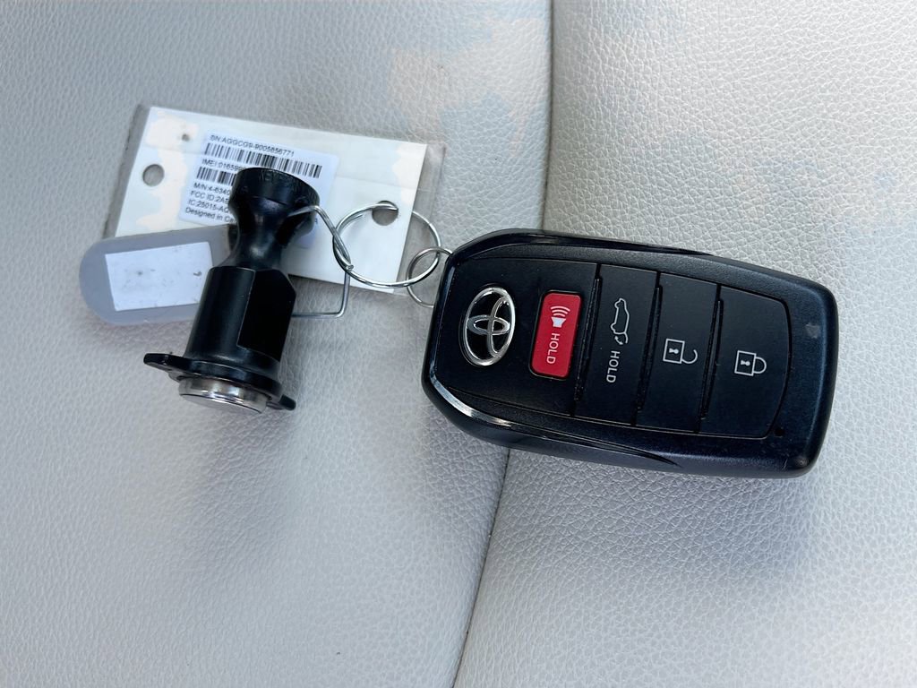 Used 2023 Toyota Corolla Cross XLE w/ Convenience Package AWD/4WD image 35