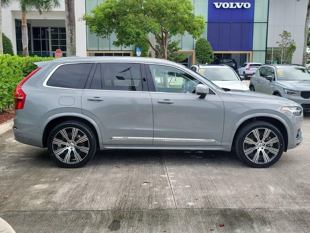 Certified 2025 Volvo XC90 T8 Plus w/ Protection Package Premier AWD/4WD image 8