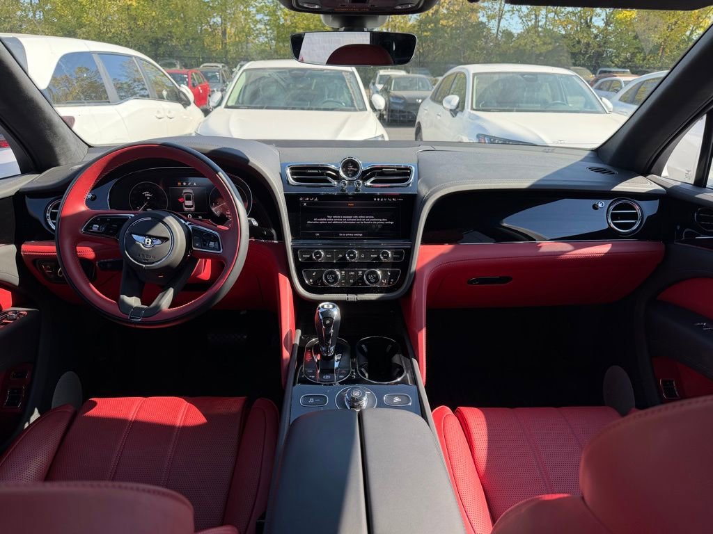 Used 2023 Bentley Bentayga image 14