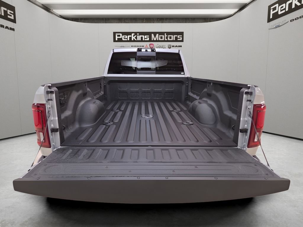 New 2026 RAM 2500 Laramie AWD/4WD image 22