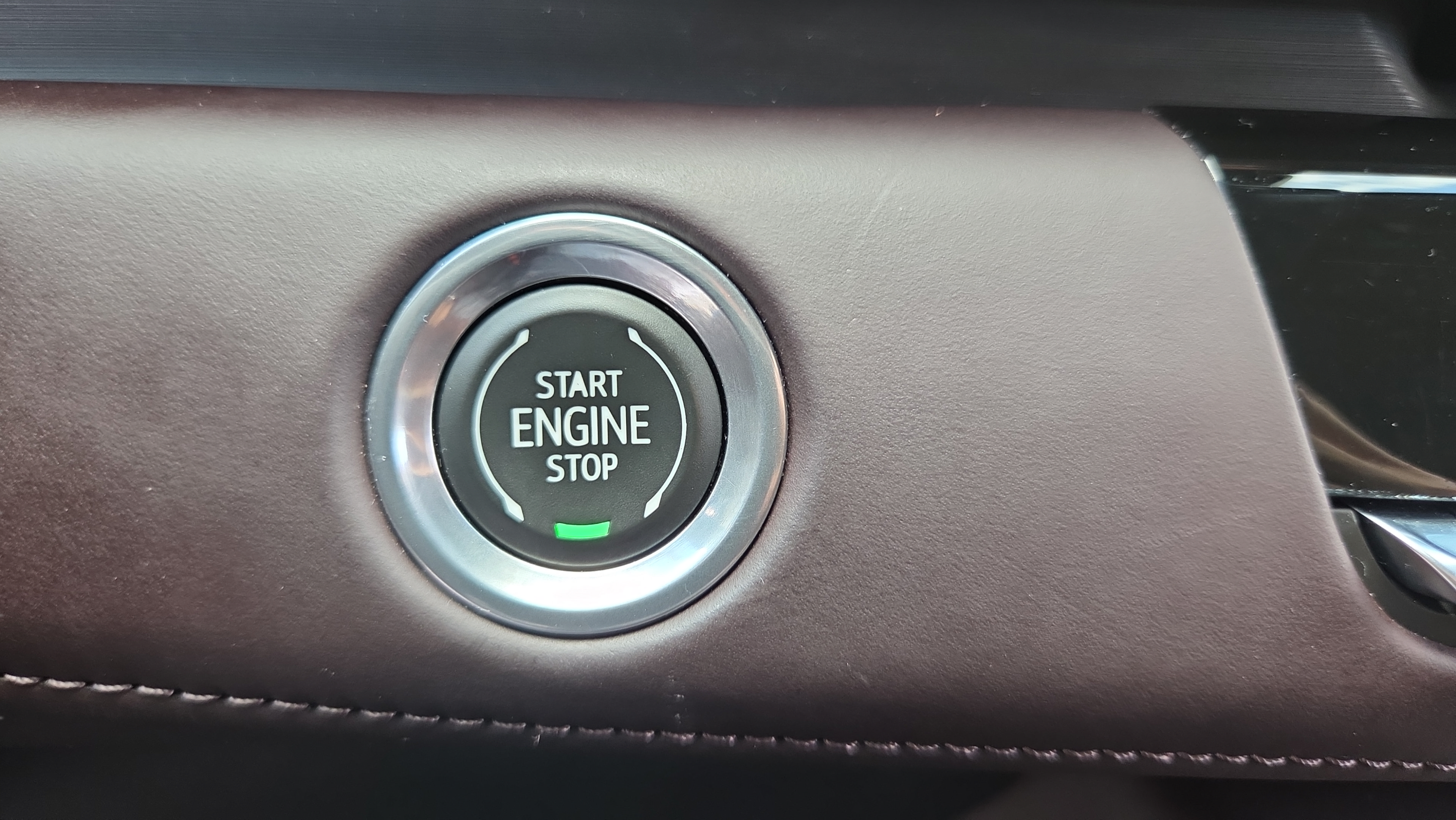 Used 2021 Cadillac Escalade ESV Sport Platinum w/ Heavy-Duty Trailer Package AWD/4WD image 24