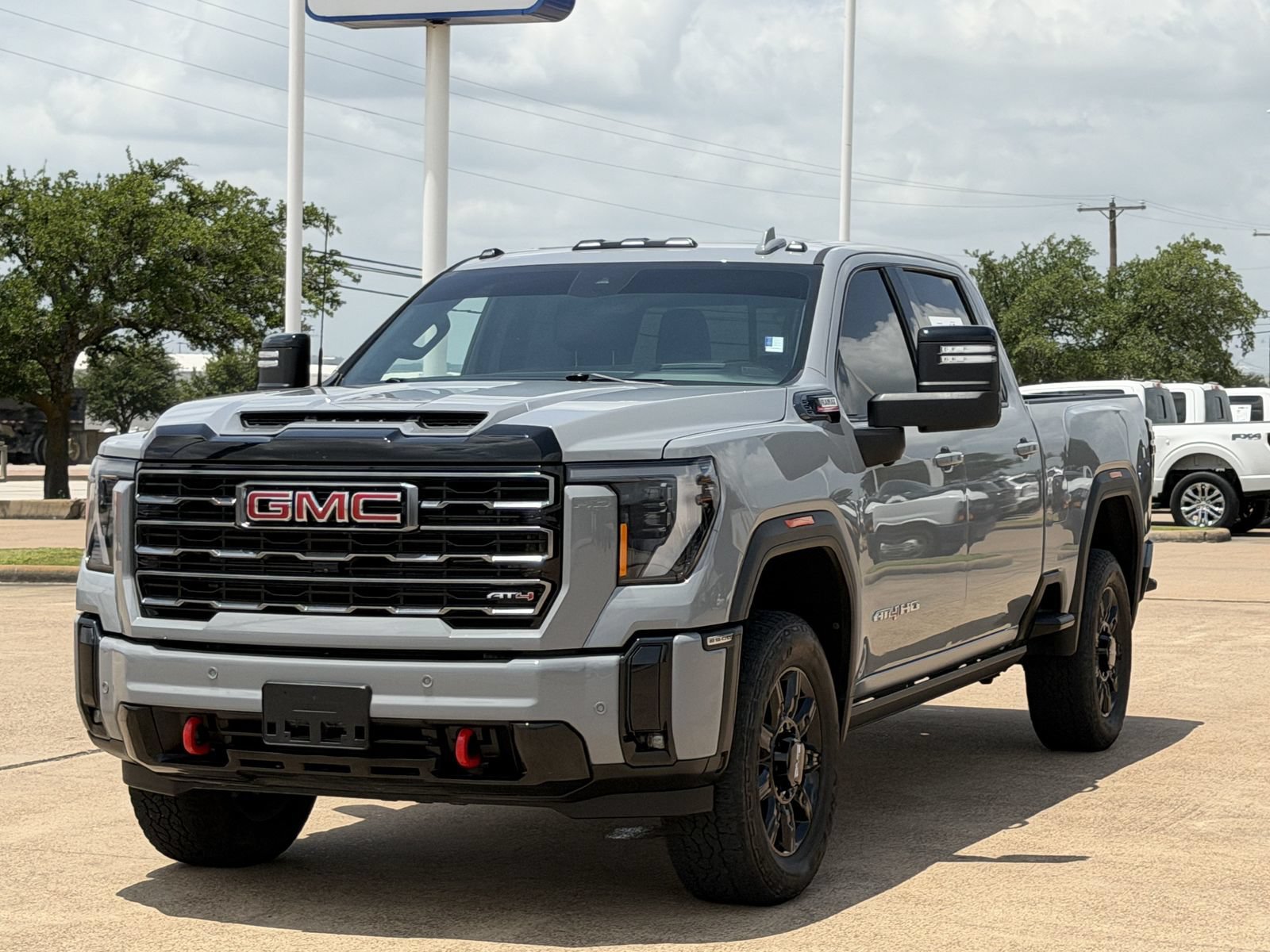 Used 2025 GMC Sierra 2500 AT4 w/ AT4 Premium Plus Package AWD/4WD image 8