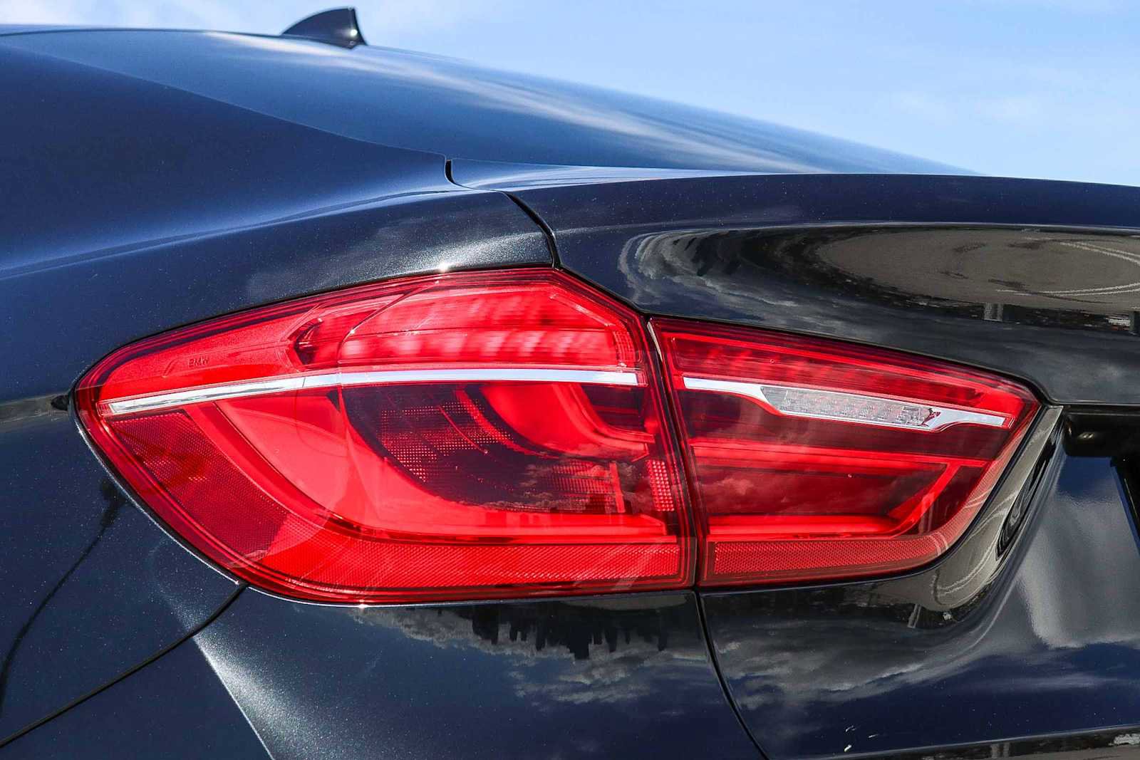 Used 2019 BMW X6 xDrive35i w/ M Sport Package AWD/4WD image 12
