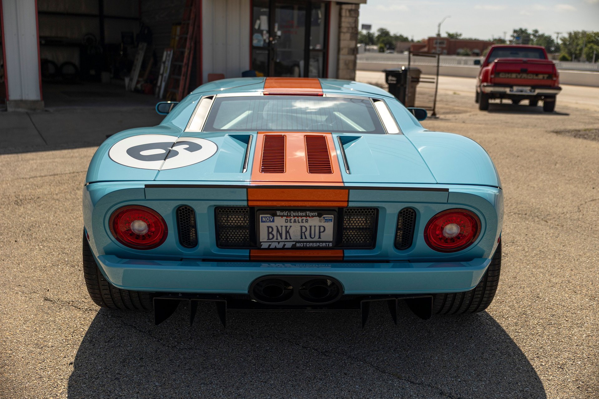 Used 2006 Ford GT RWD image 9