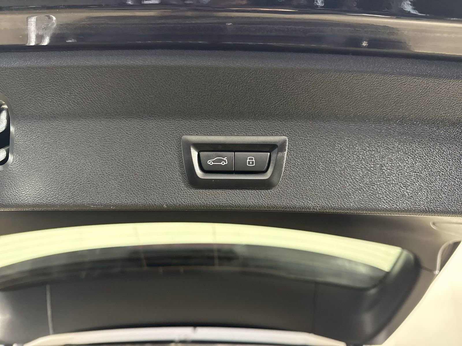 Used 2023 BMW X3 M40i w/ Premium Package image 33