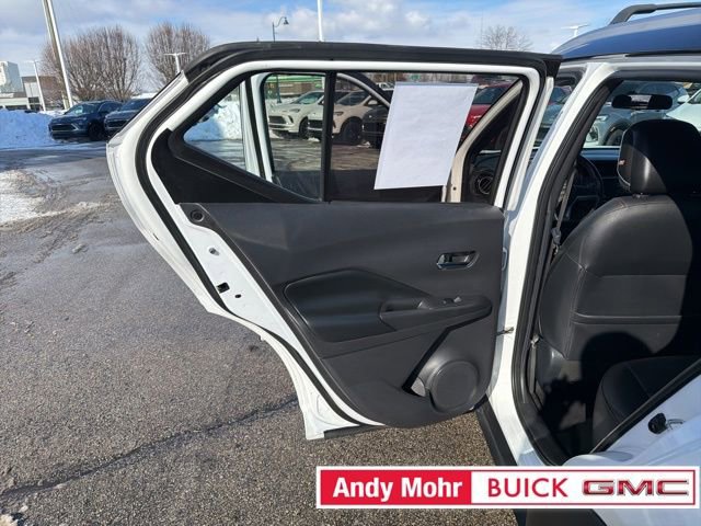 Used 2019 Nissan Kicks SR w/ SR Premium Package image 21