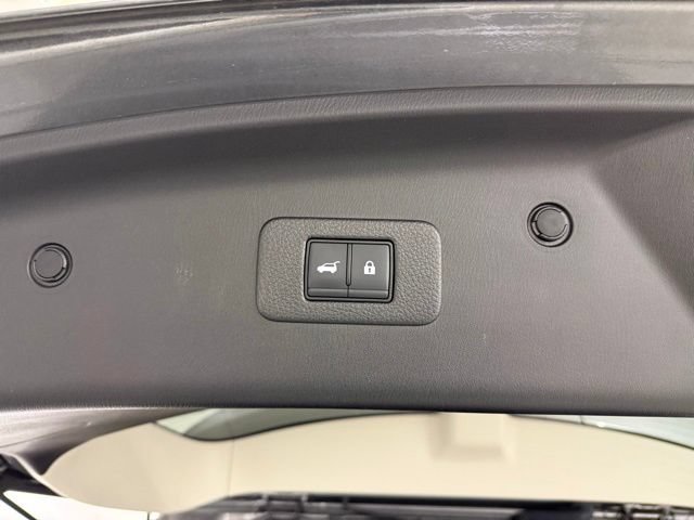 Used 2023 Nissan Armada Platinum w/ Captain's Chairs Package AWD/4WD image 9