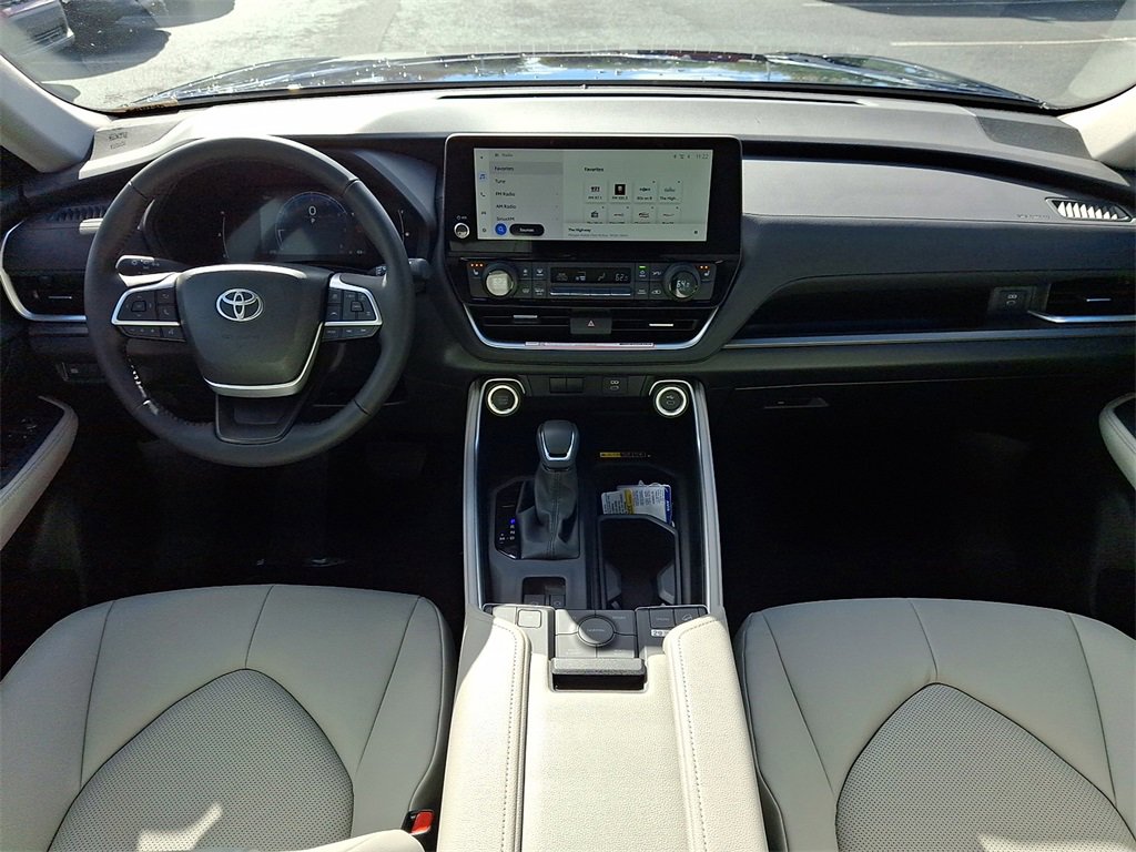 New 2026 Toyota Grand Highlander XLE image 10