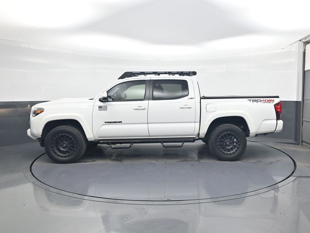 Used 2018 Toyota Tacoma TRD Sport image 4