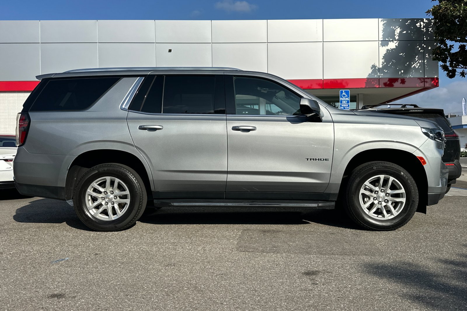 Used 2024 Chevrolet Tahoe LS w/ Driver Alert Package RWD image 3