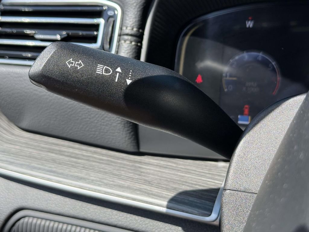 Used 2024 Jeep Wagoneer Series III image 24