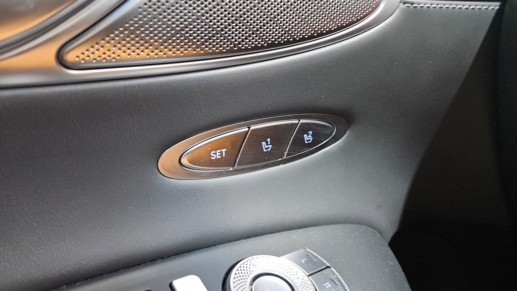 Used 2025 Genesis GV70 3.5T Sport w/ Sport Advanced Package image 23