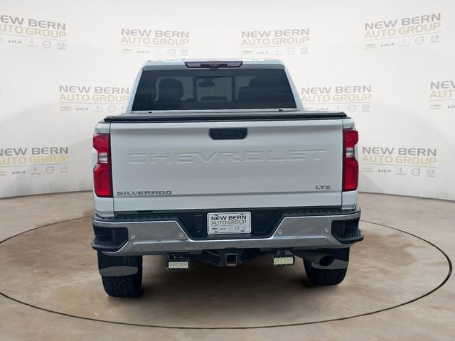 Used 2022 Chevrolet Silverado 2500 LTZ w/ LTZ Premium Package image 4