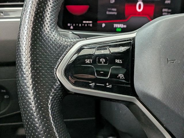 Used 2022 Volkswagen Tiguan SE R-Line image 32