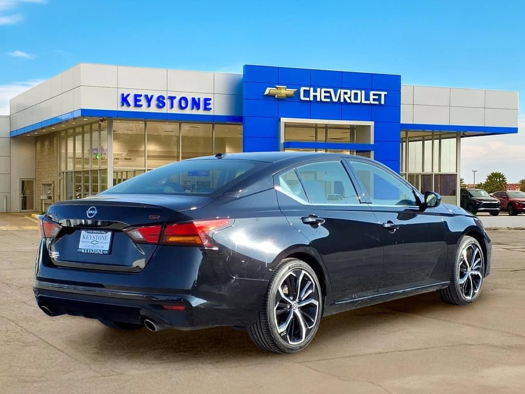 Used 2024 Nissan Altima 2.5 SR FWD image 7