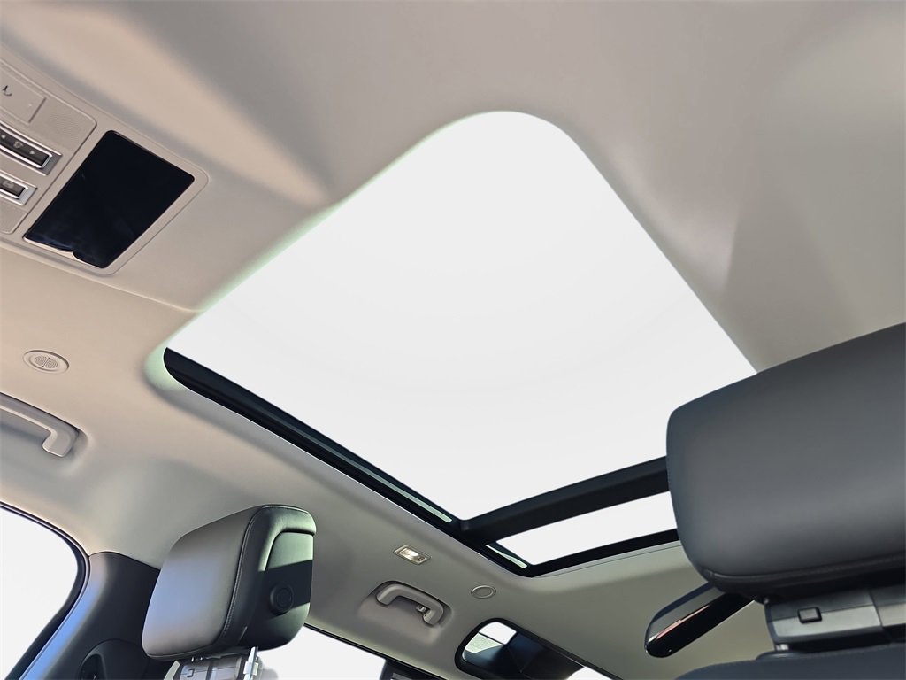 New 2026 Land Rover Defender 110 S image 30