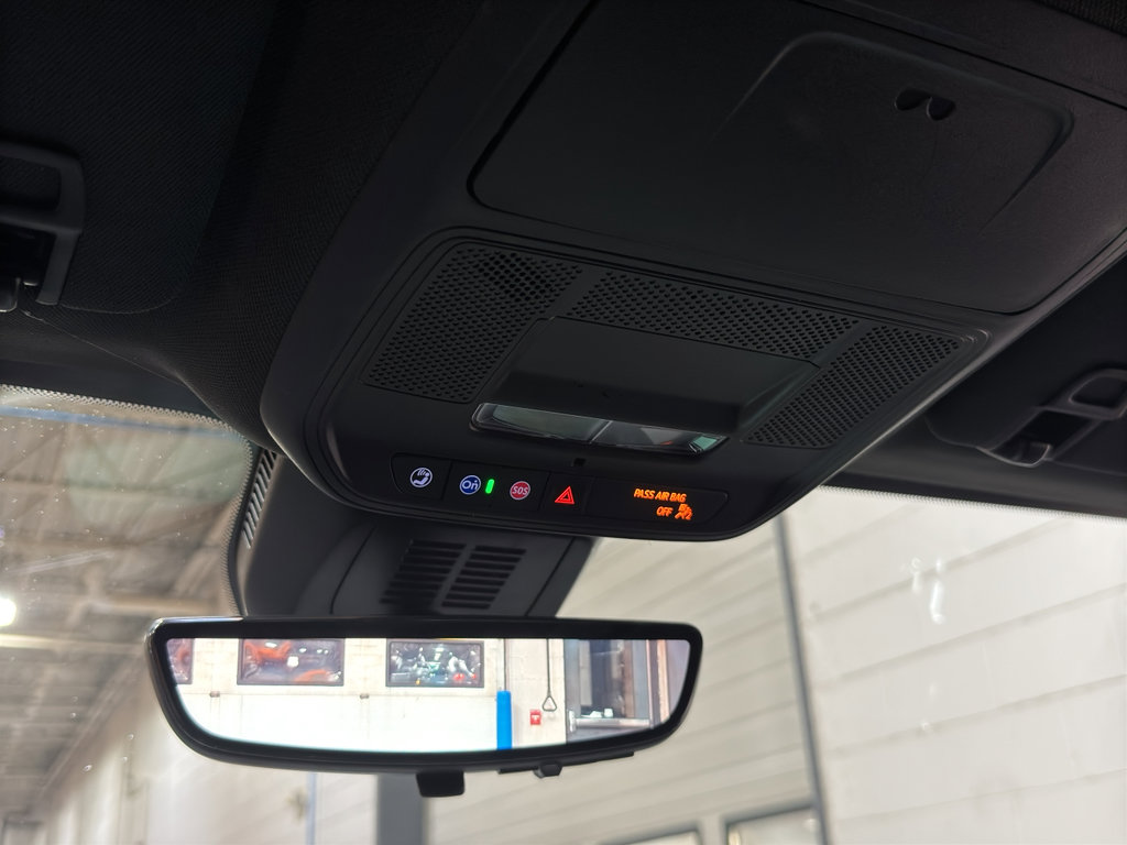 Used 2025 Chevrolet Equinox LT w/ Convenience Package II image 34