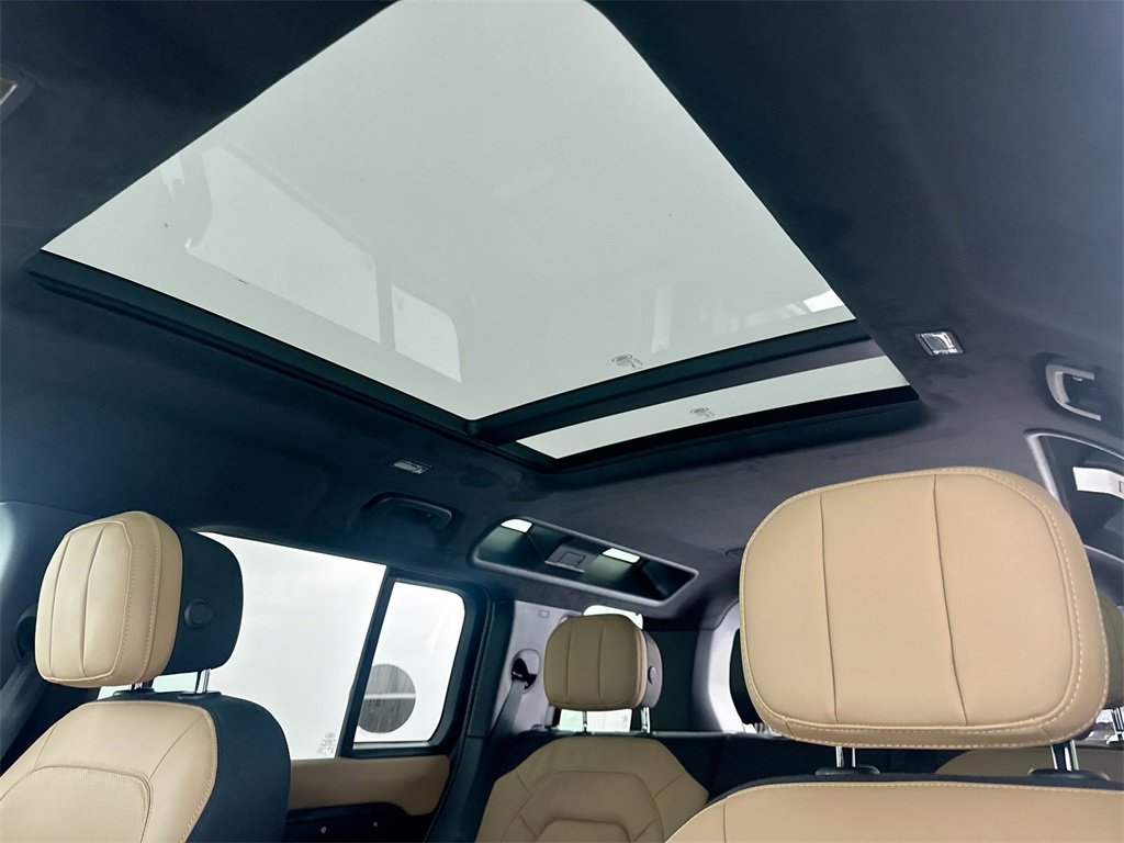 New 2026 Land Rover Defender 110 V8 image 29