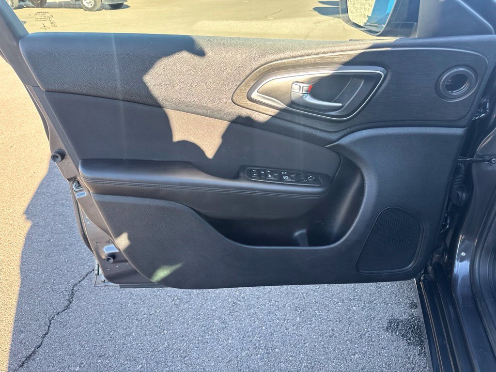 Used 2015 Chrysler 200 Limited FWD image 15