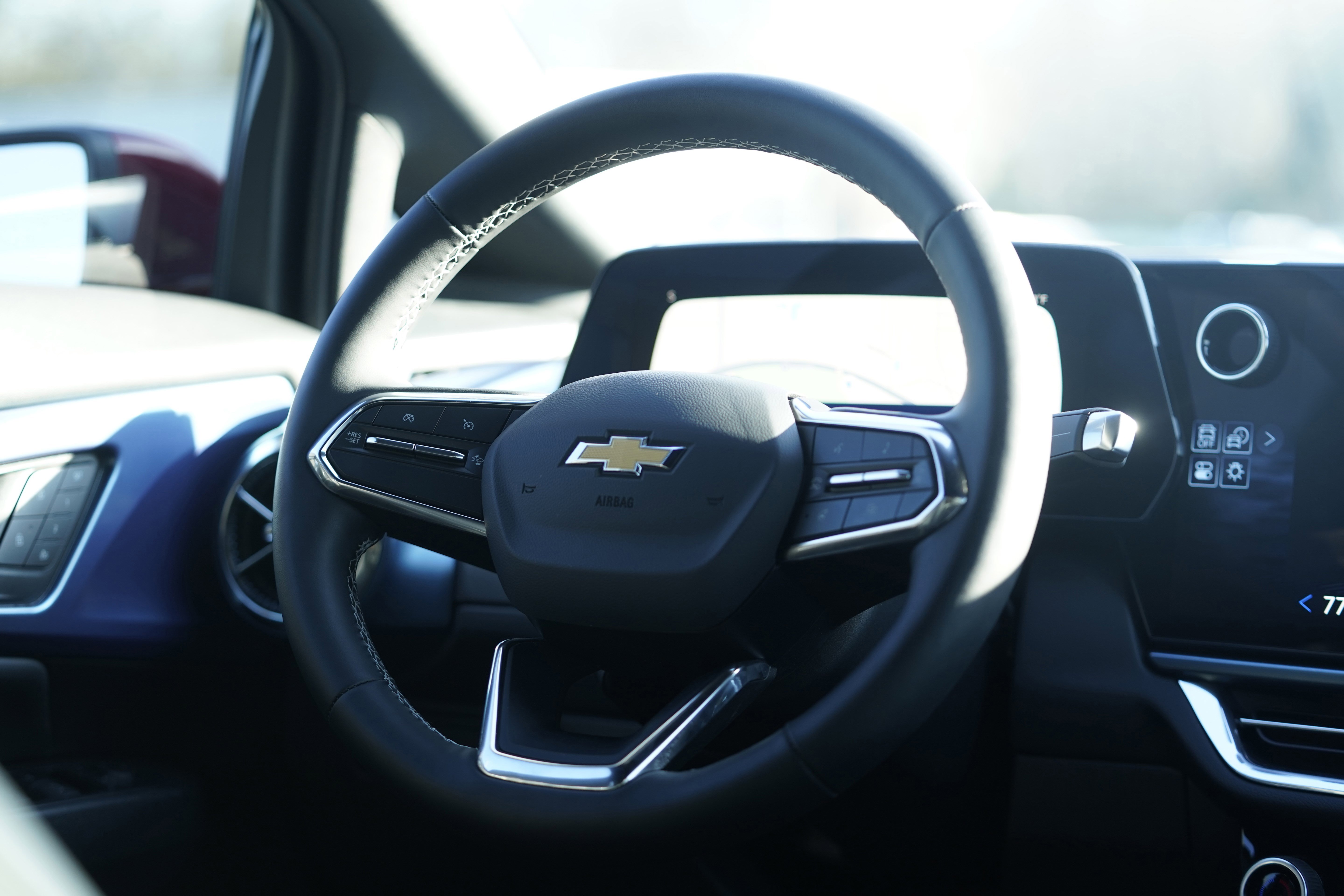 New 2025 Chevrolet Equinox EV LT w/ Convenience Package II AWD/4WD image 14