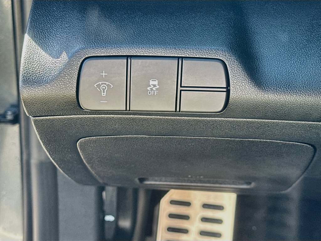 Used 2025 Hyundai Elantra Sport FWD image 10