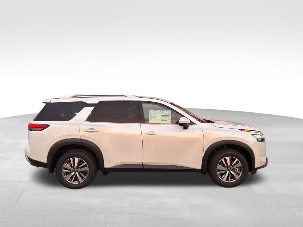 New 2025 Nissan Pathfinder SL image 5