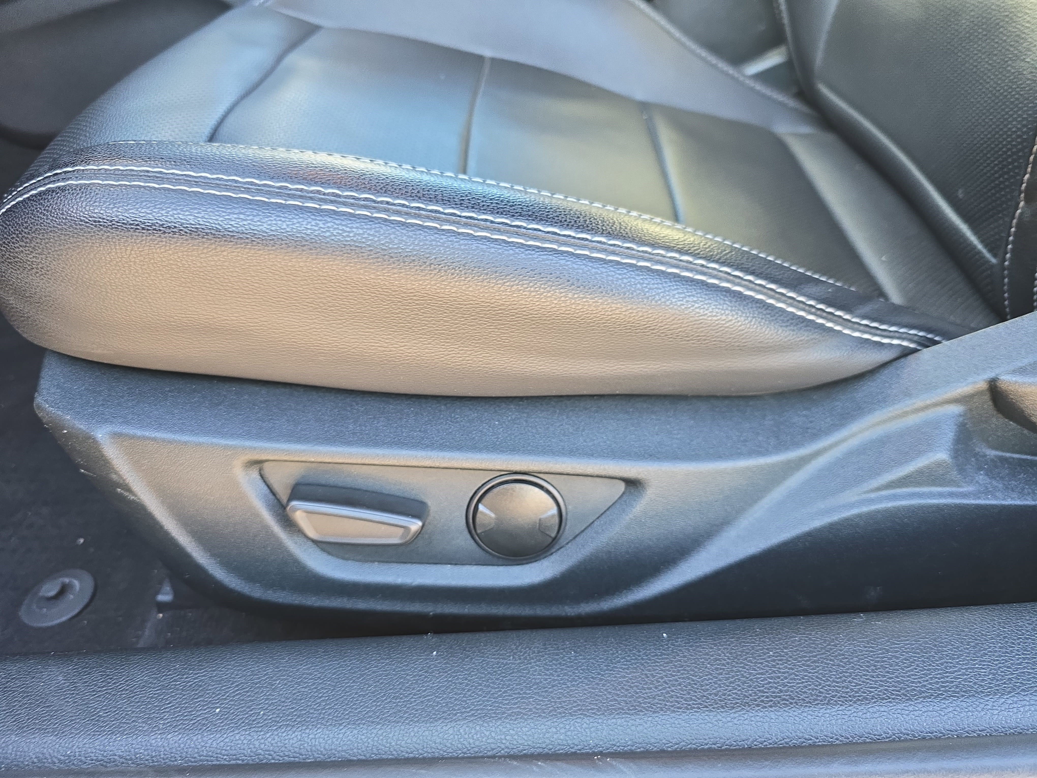 Used 2022 Ford Mustang Premium image 28