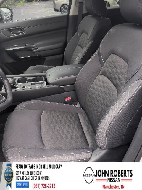 Used 2024 Nissan Pathfinder SV w/ SV Premium Package FWD image 10