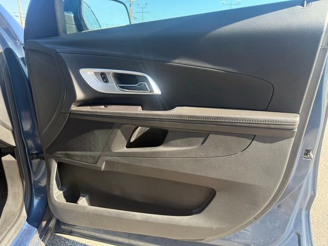 Used 2017 Chevrolet Equinox LT image 38