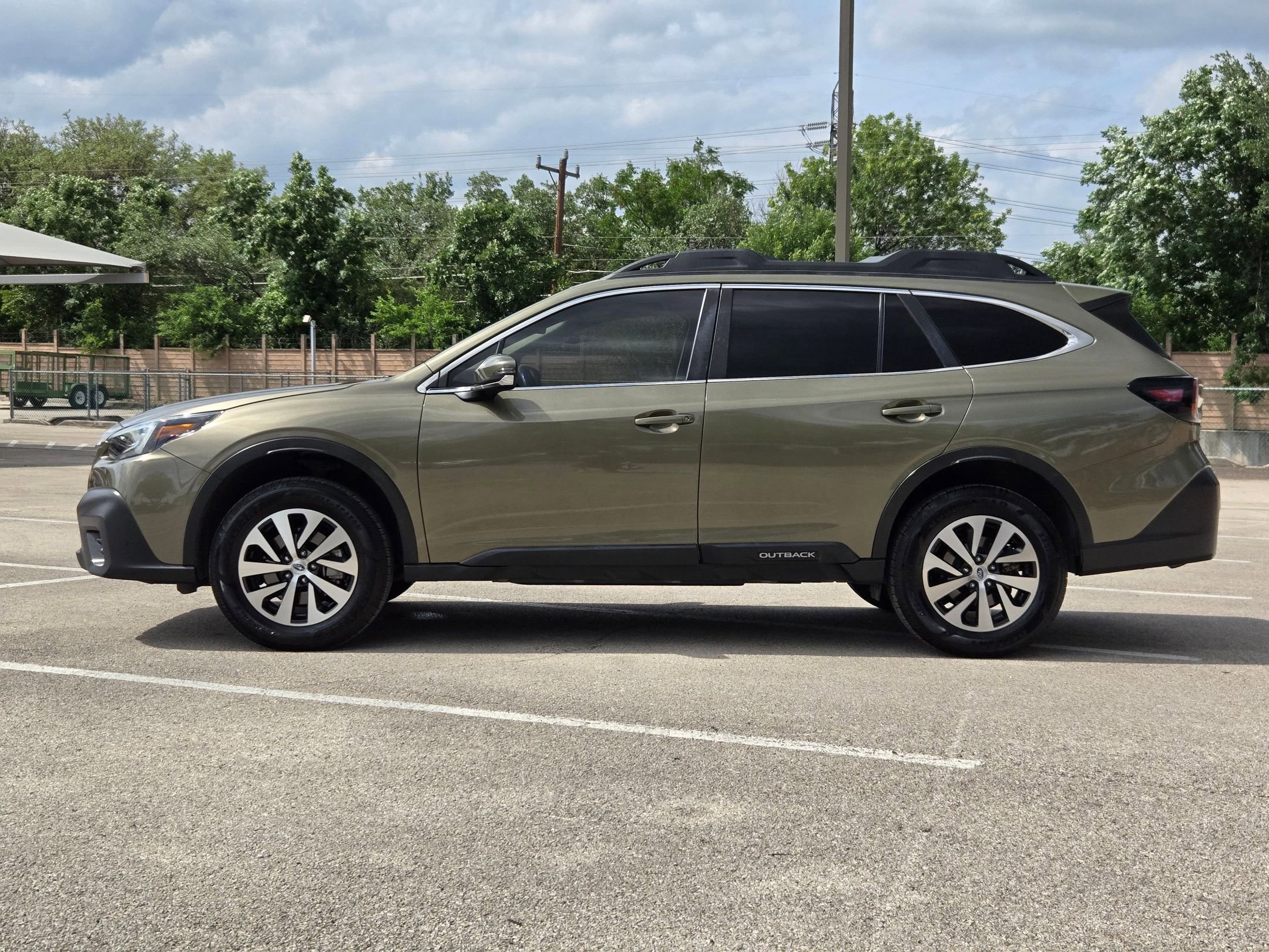 Used 2021 Subaru Outback Premium AWD/4WD image 7