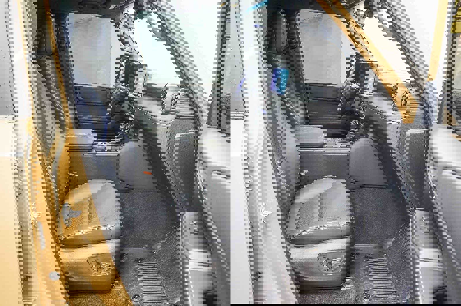 Used 2024 Toyota Land Cruiser w/ Premium Package image 17