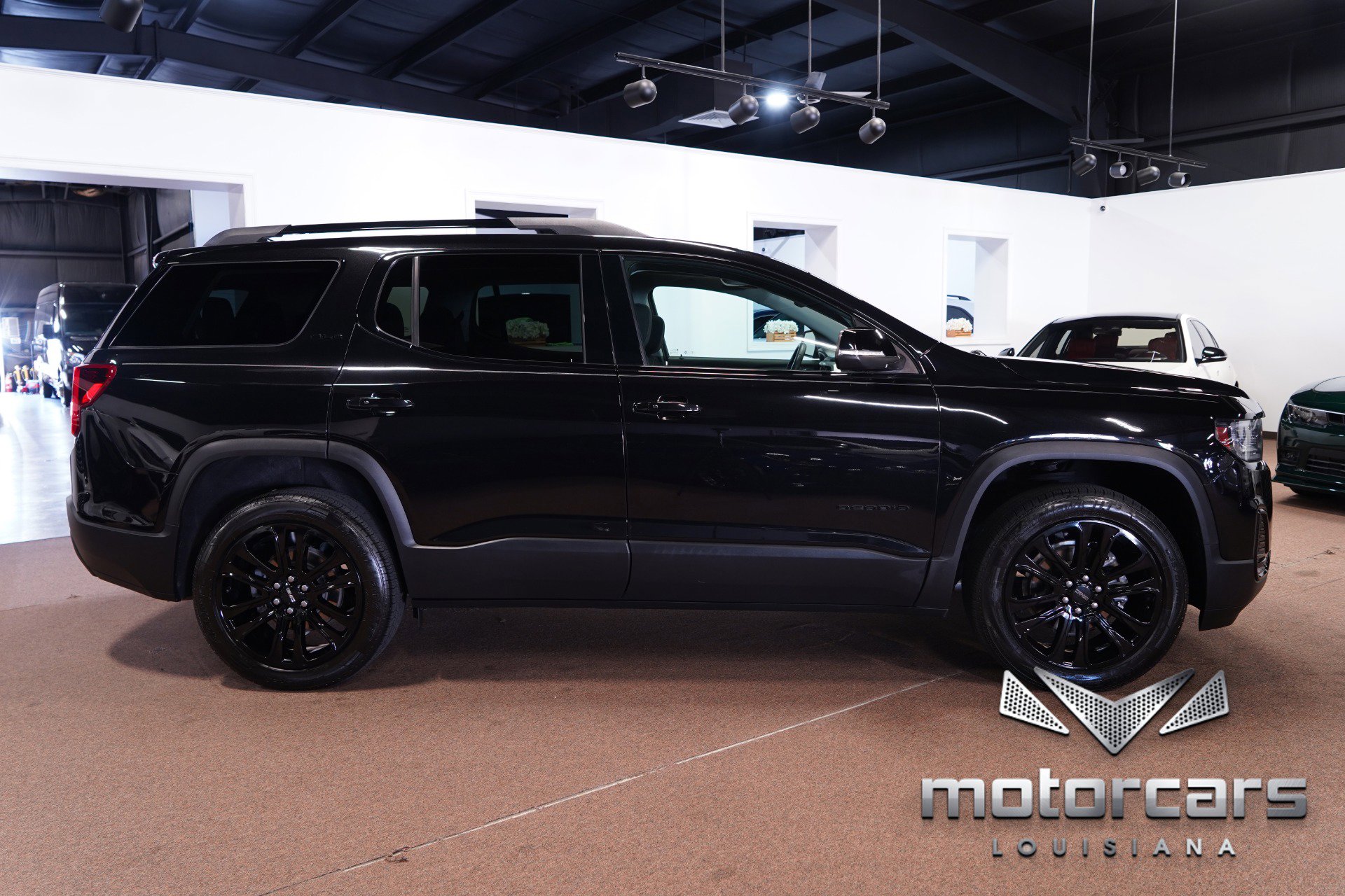 Used 2022 GMC Acadia SLE w/ Driver Convenience Package image 8