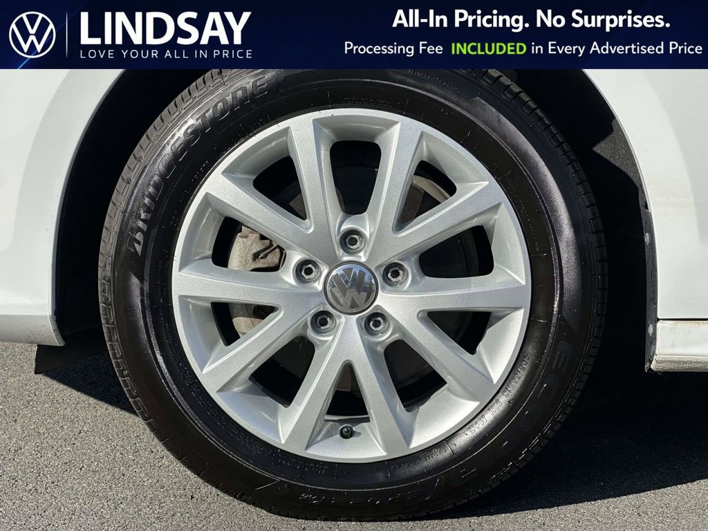 Used 2017 Volkswagen Jetta SE image 8