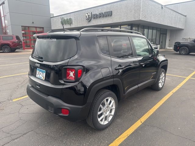 Used 2023 Jeep Renegade Latitude w/ Premium Group image 10