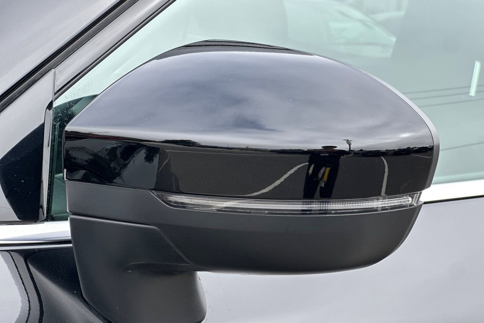 Certified 2025 Nissan Pathfinder SV image 53