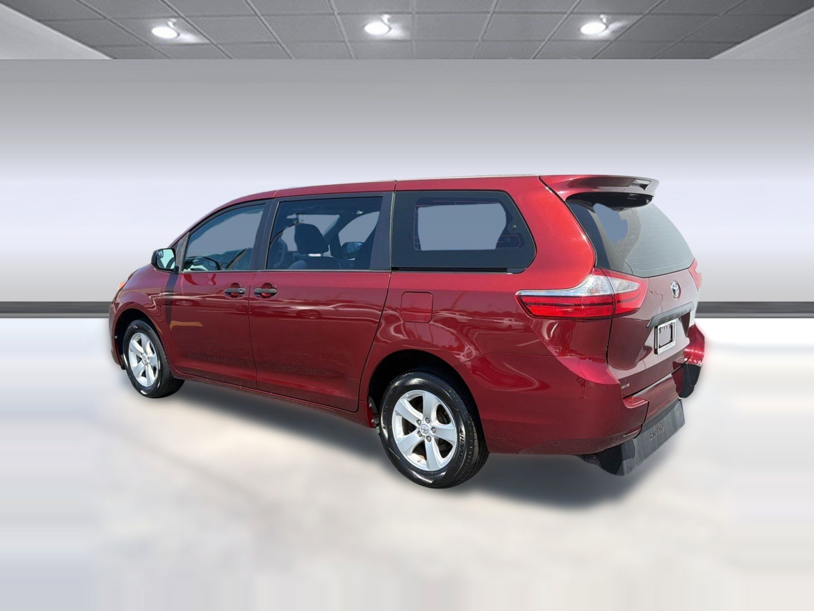 Used 2017 Toyota Sienna L FWD image 3