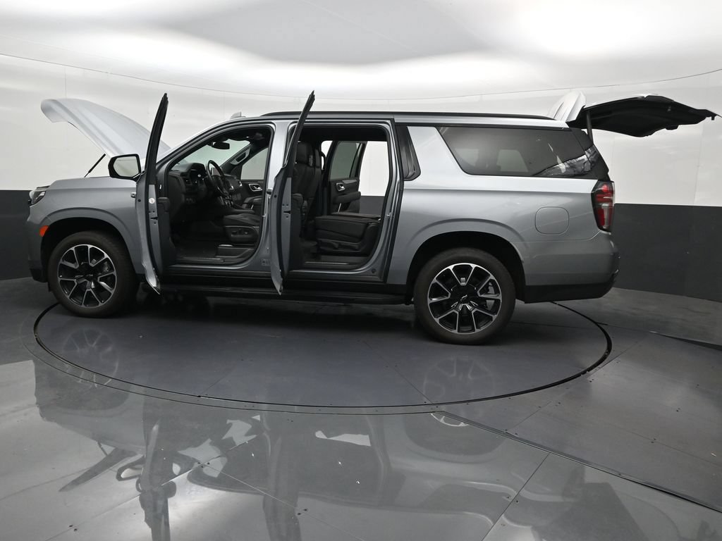Used 2024 Chevrolet Suburban RST w/ Luxury Package RWD image 35