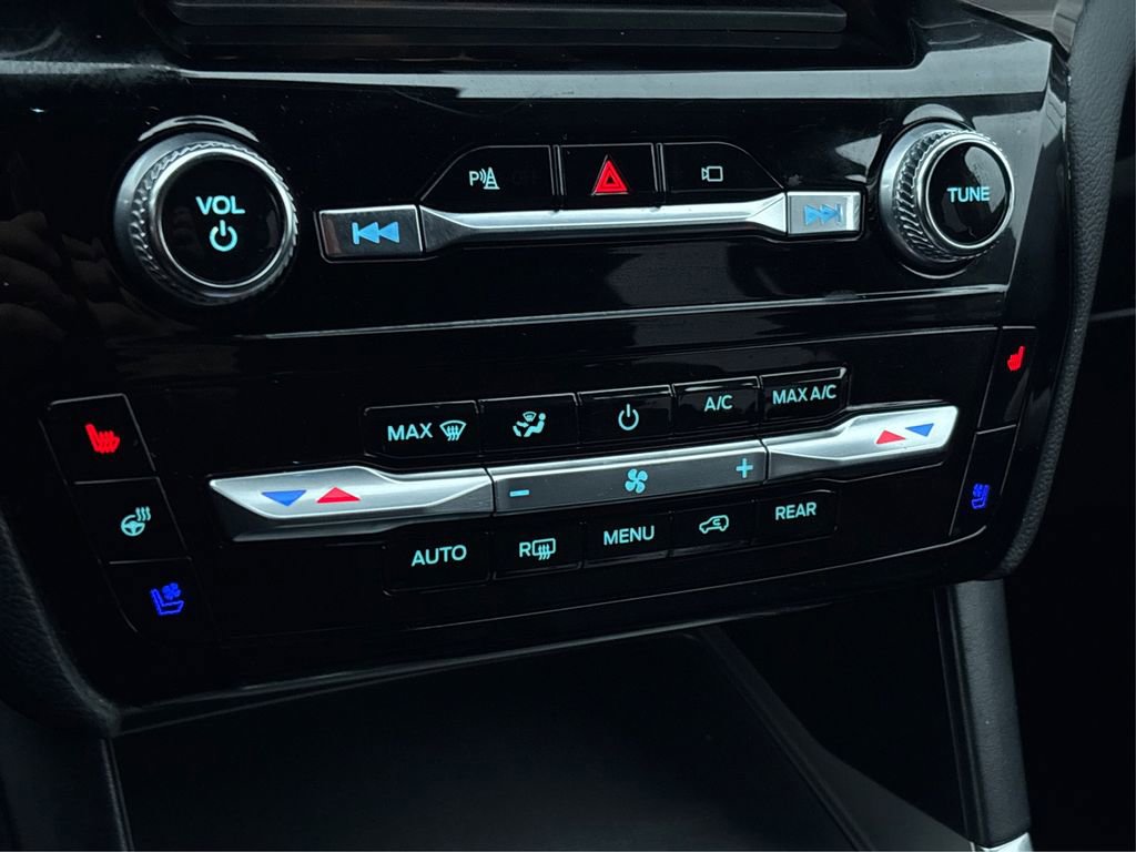 Used 2022 Ford Explorer Limited w/ Equipment Group 301A image 33