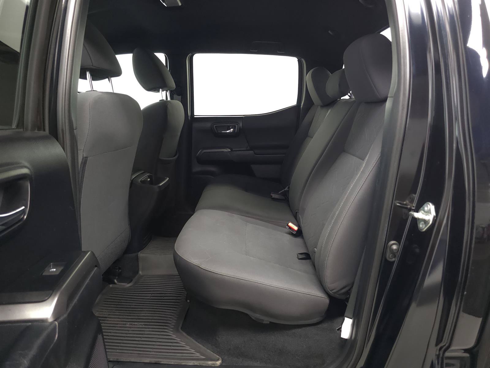 Used 2019 Toyota Tacoma TRD Sport AWD/4WD image 5