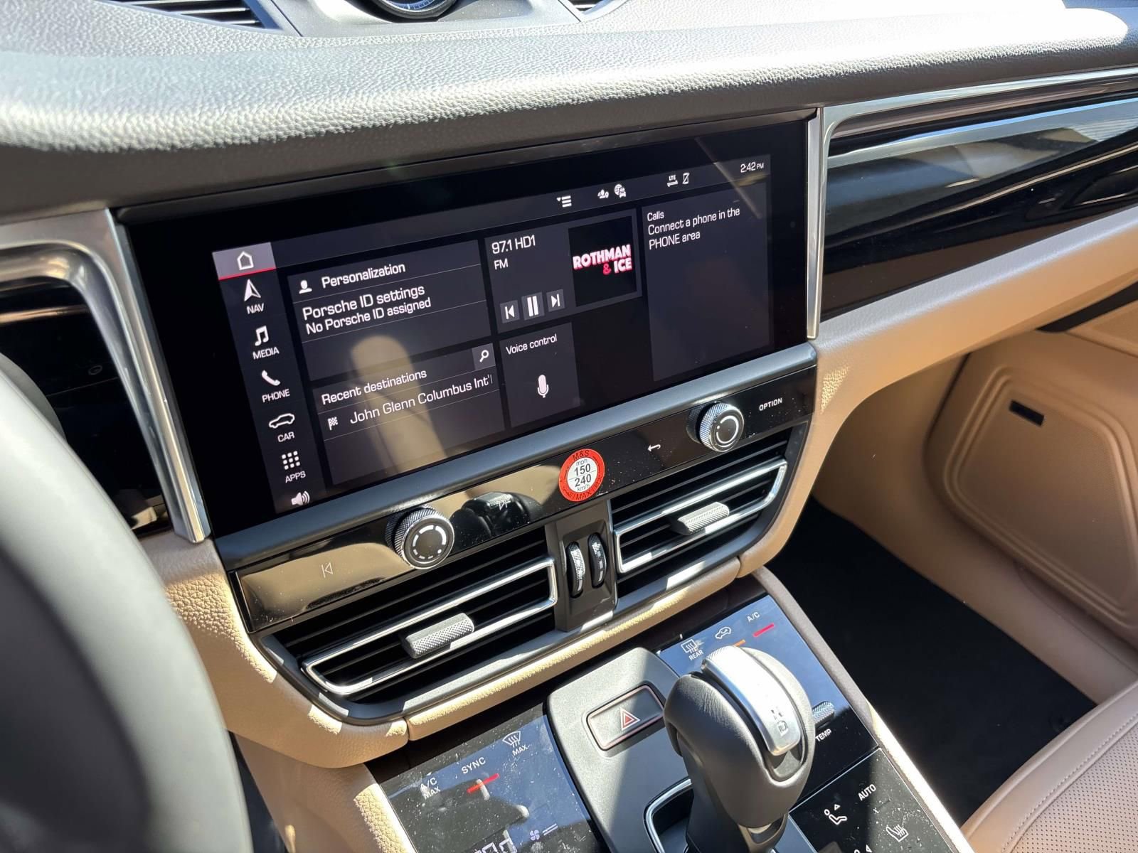 New 2026 Porsche Macan image 32