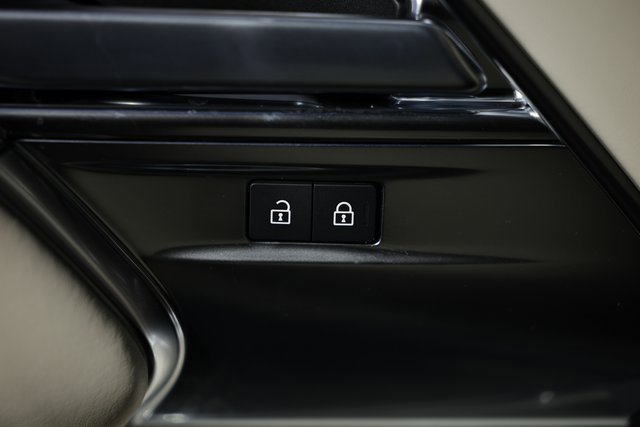 New 2025 Land Rover Range Rover SE image 21