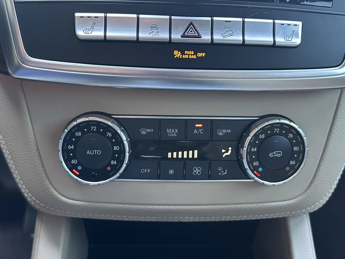 Used 2014 Mercedes-Benz ML 350 4MATIC w/ Premium 1 Package image 32