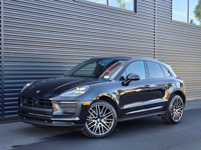 Used 2025 Porsche Macan video 1