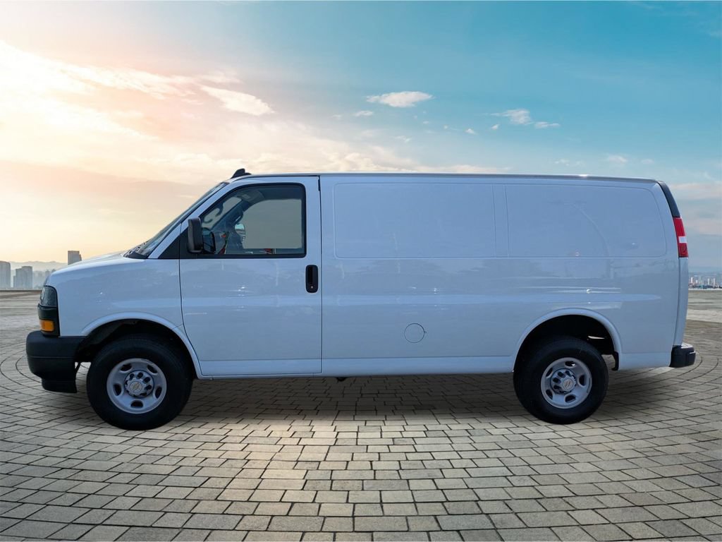 Used 2024 Chevrolet Express 2500 RWD image 8