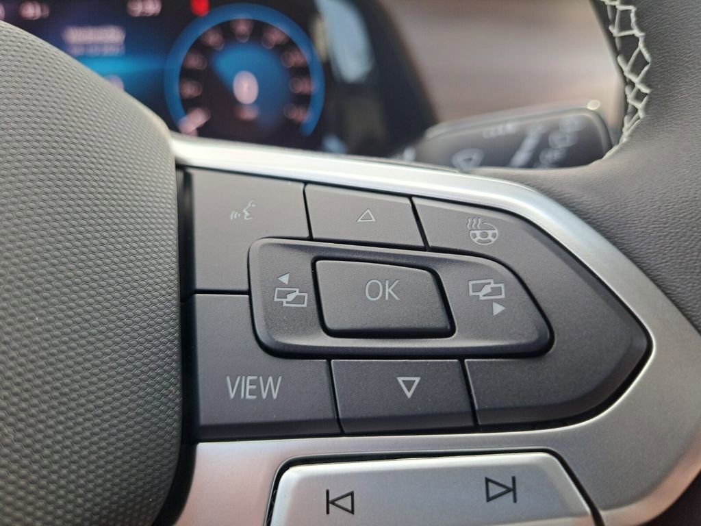 New 2026 Volkswagen Atlas SE image 13