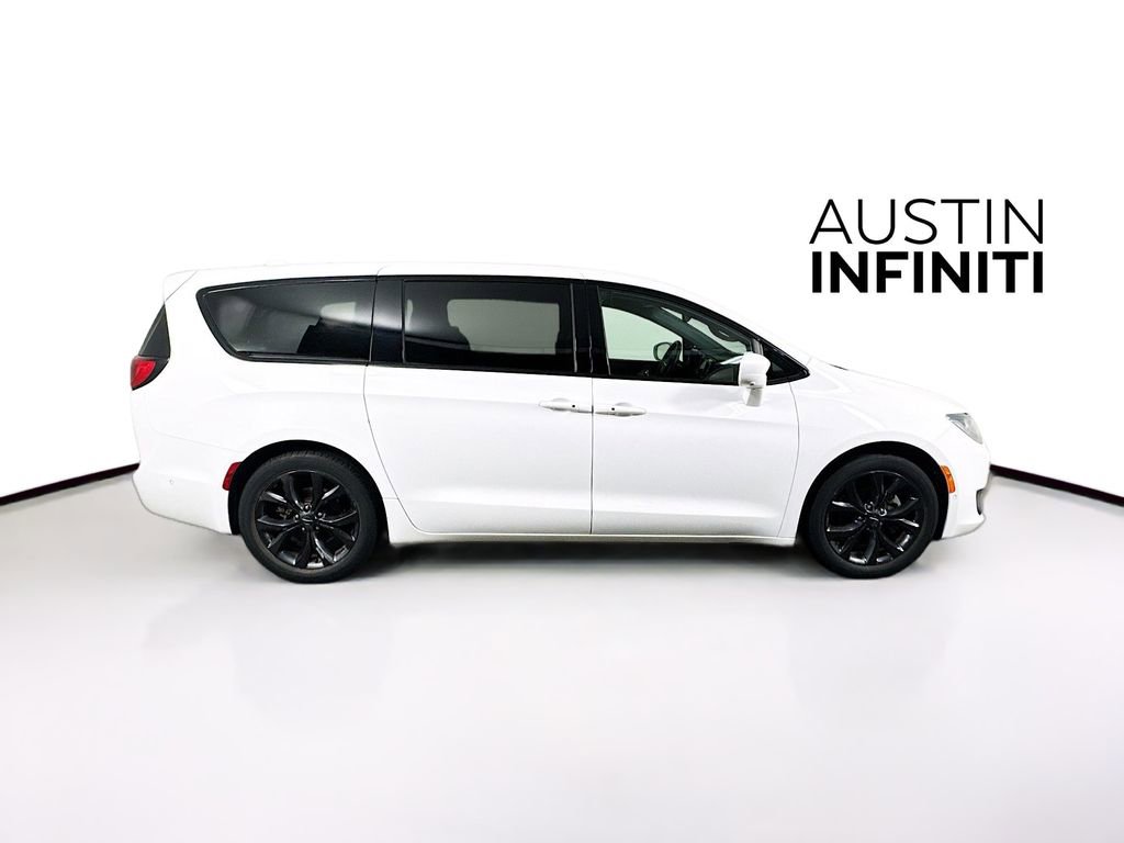 Used 2019 Chrysler Pacifica Touring Plus w/ Advanced Safetytec Group image 8