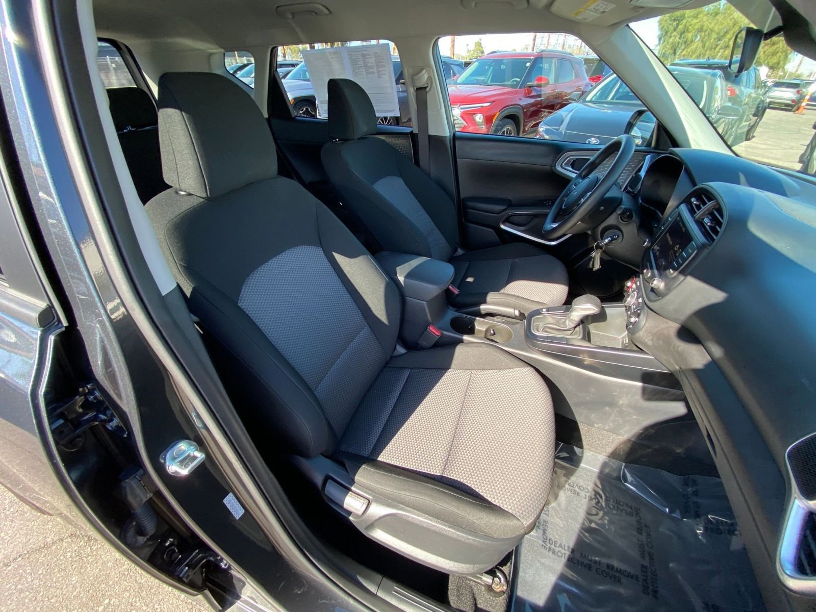 Used 2025 Kia Soul LX w/ LX Technology Package image 24